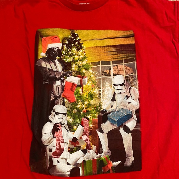 Star Wars Christmas top - Picture 1 of 8